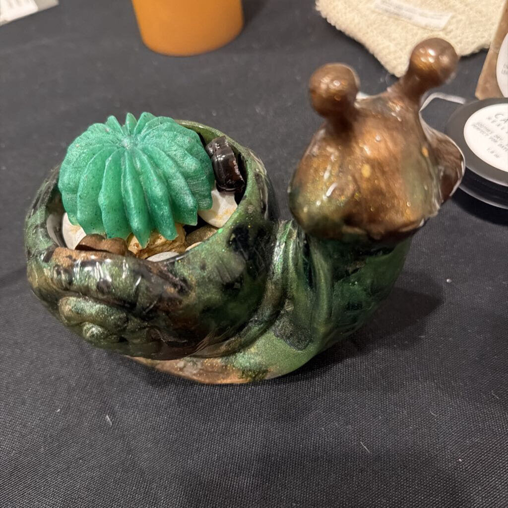 SNAIL PLANTER