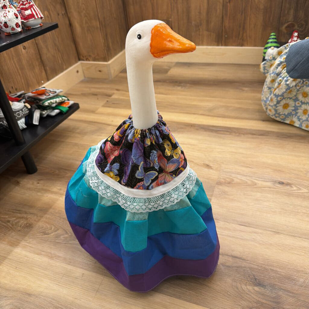 21 "Goose with Outfit 3