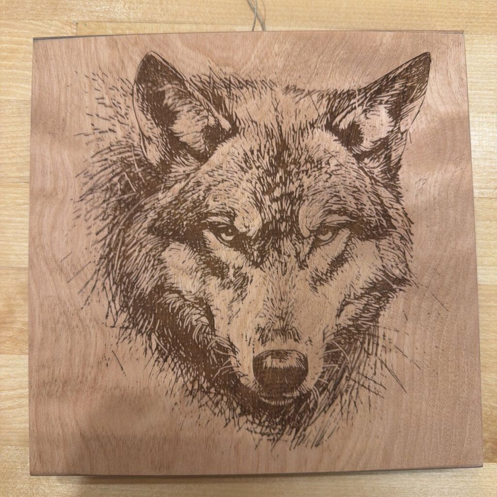 8x8 Engraved Wolf