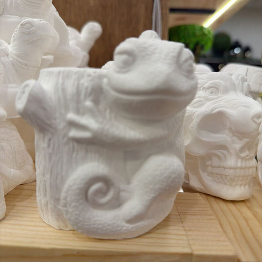 Unpainted Lizard Pot