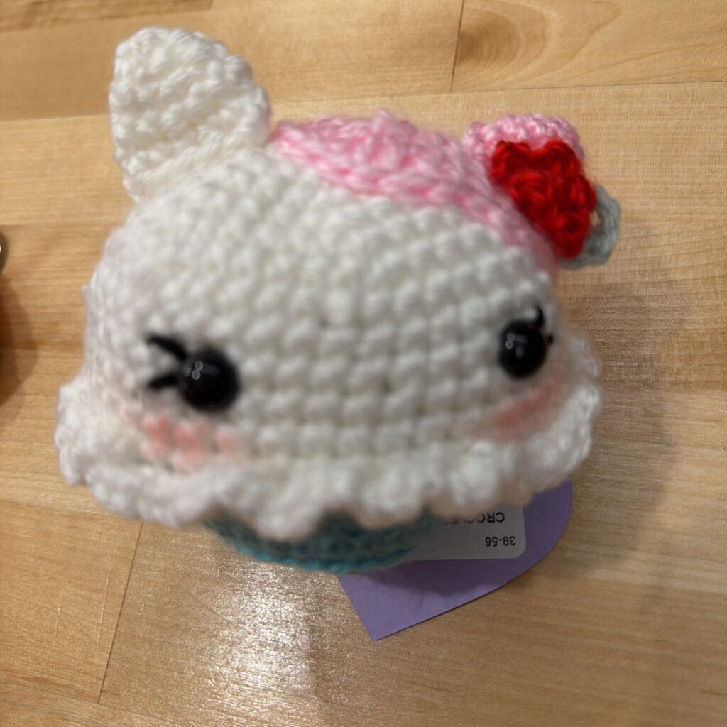 Cupcake White Cat