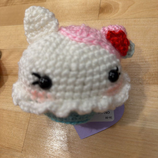 Cupcake White Cat