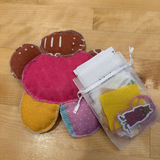 6 Hand Crafted Dolls w/build a mini book