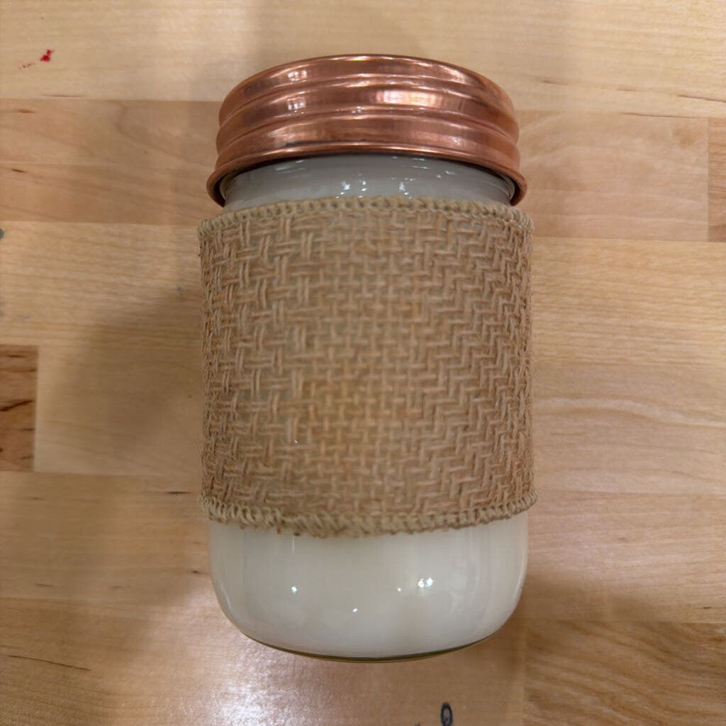 12oz Pine Cone Honey Candle