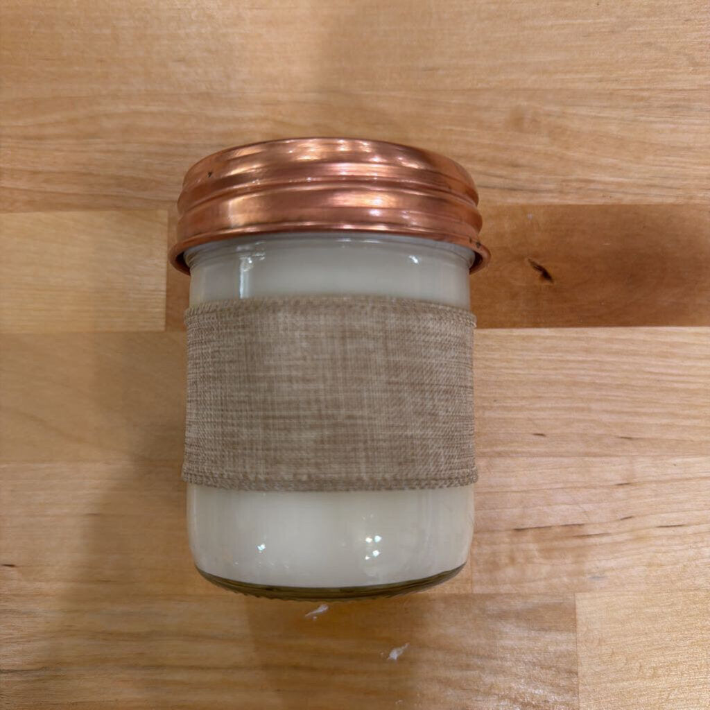 8oz Pine Cone Honey Candle